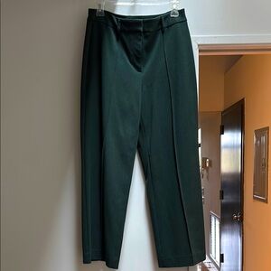 Dark Green cropped high-rise trousers
36 inches in length